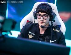 南宫体育-Rookie爆冷击败尤文图斯，势不可挡引爆全场！的简单介绍